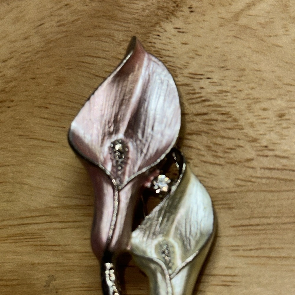 Premier Designs Calla Lily Brooch Lapel Pin Pink & White View 3